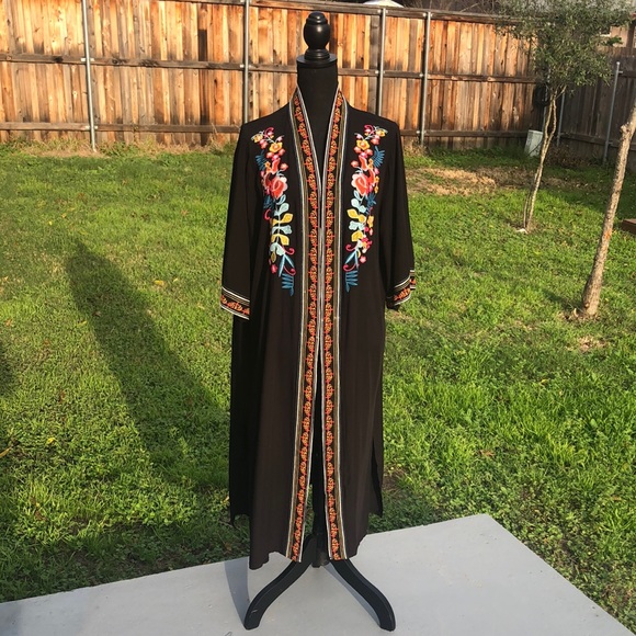 Bohemian Floral Embroidered Kimono - Picture 6 of 9